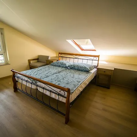 Sara 7, 8, 9 Portorož